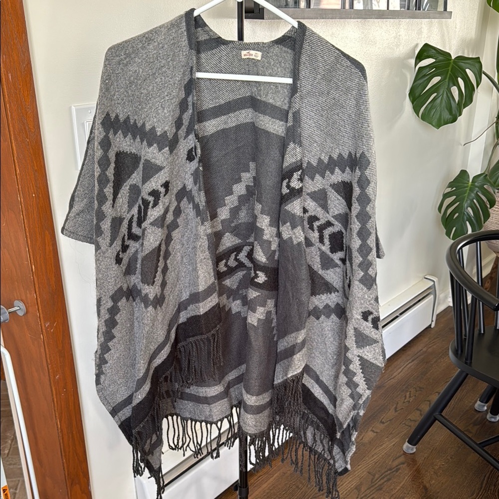 Gray and Black Geometric Shawl